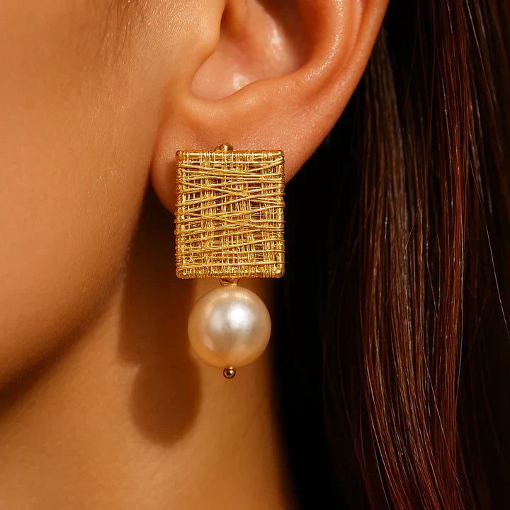 Elegant Golden Thread Pearl Earrings
