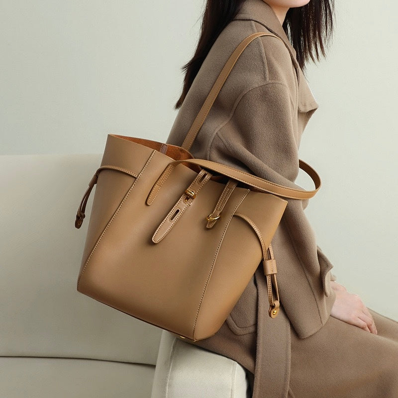 Céliora Tote Bag in Beige - Lync Nova