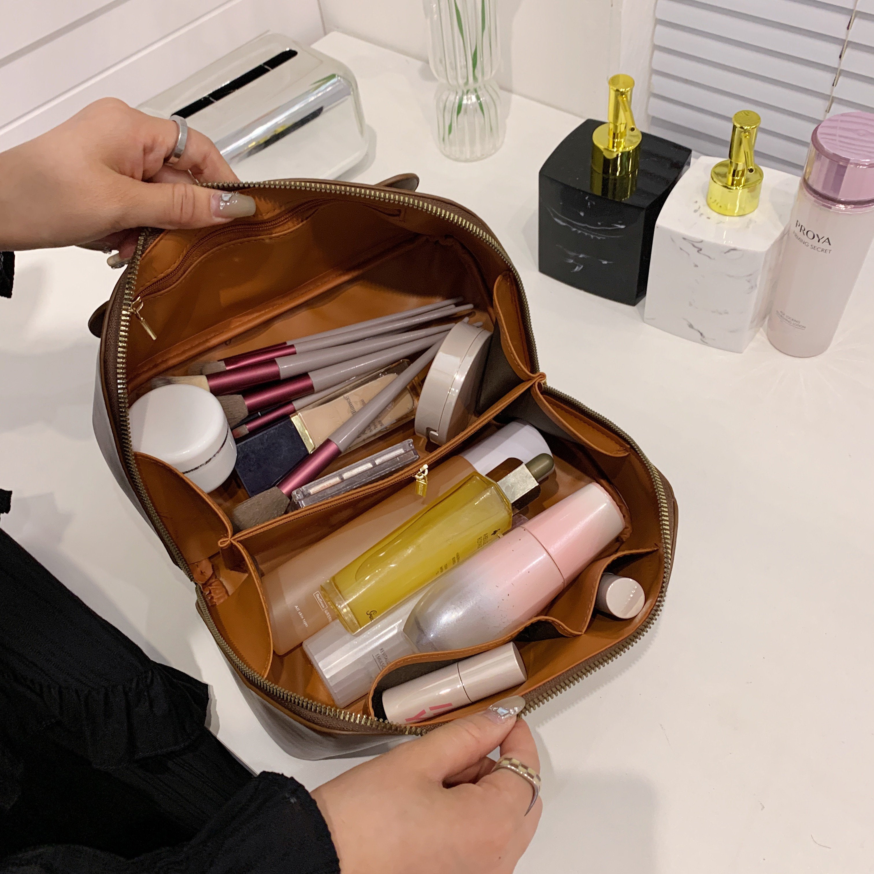 Calira | Makeup Bag