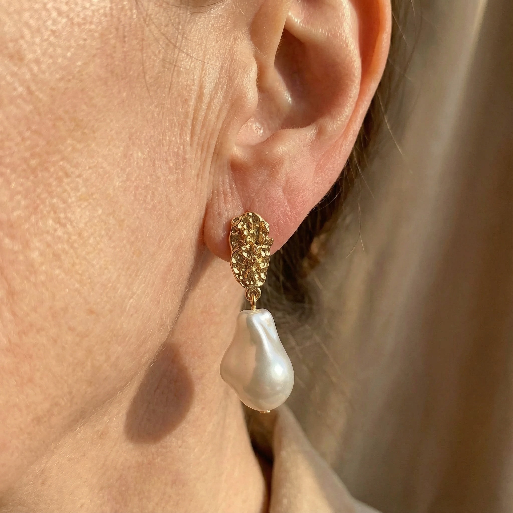 Champagne Dreams Pearl Earrings